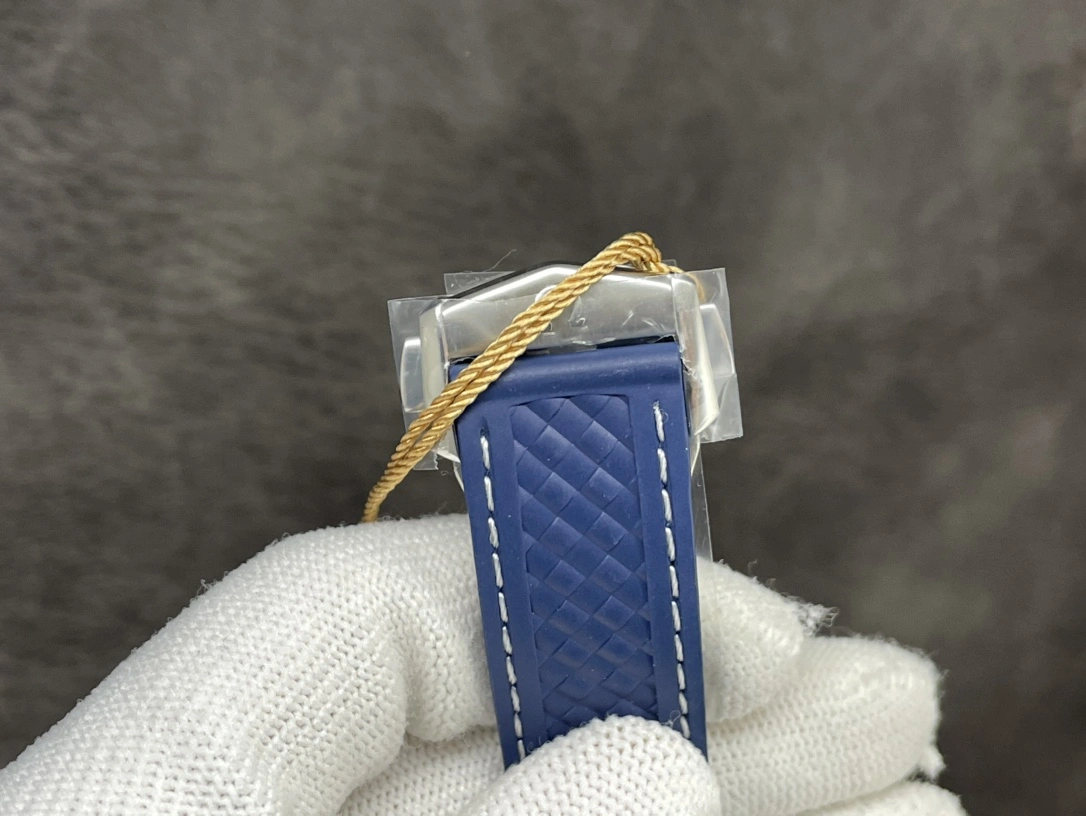WeatherProof CBD Factory Omega Seamaster Aqua Terra 150M 41mm Silvery-White Teak Dial with Blued Markers, Red Accents, and 18K Yellow Gold Plated Seconds Hand Blue Rubber Strap(220.12.41.21.02.004) 1:1 Super Clone – Dandong 8900 Movement 269